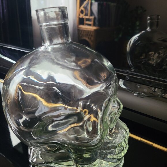 Scull clear glass empty bottle. Halloween decor. - Picture 4 of 6